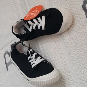 WONDER NATION SNEAKER